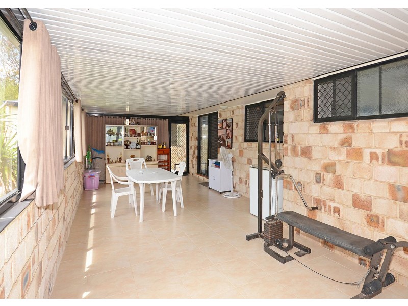 48 William Street, Urangan QLD 4655