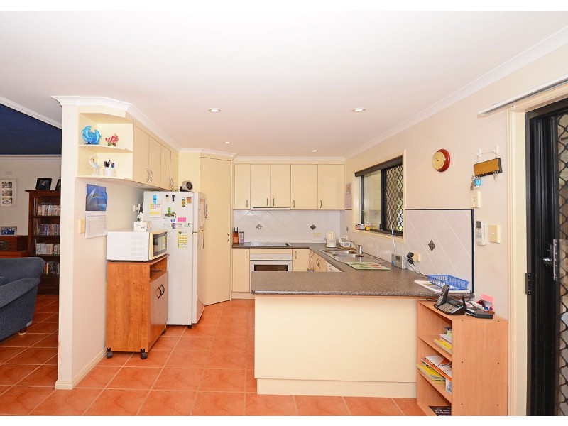 48 William Street, Urangan QLD 4655