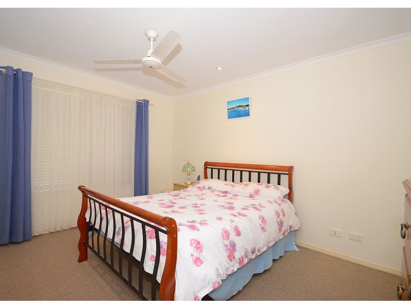 48 William Street, Urangan QLD 4655