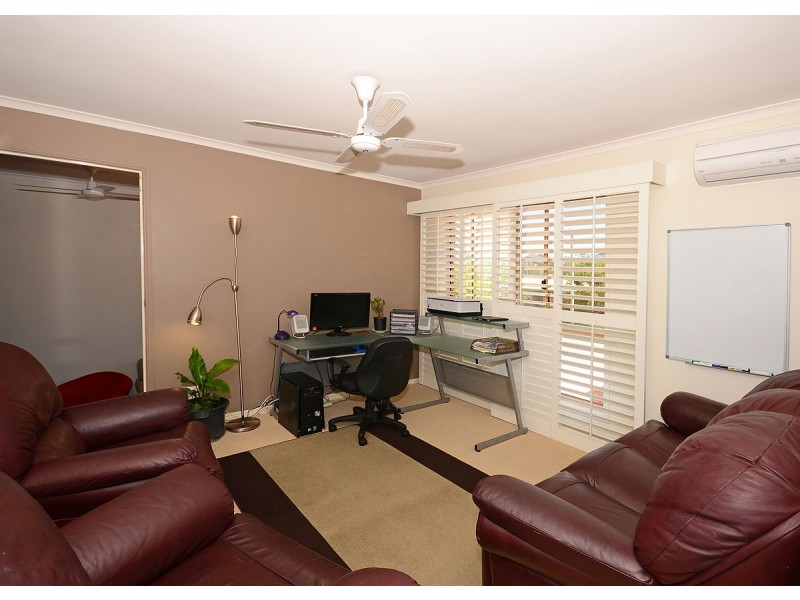150 Hammond Street, Urangan QLD 4655