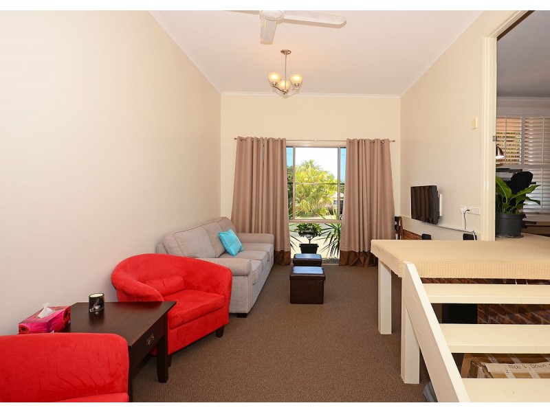 150 Hammond Street, Urangan QLD 4655
