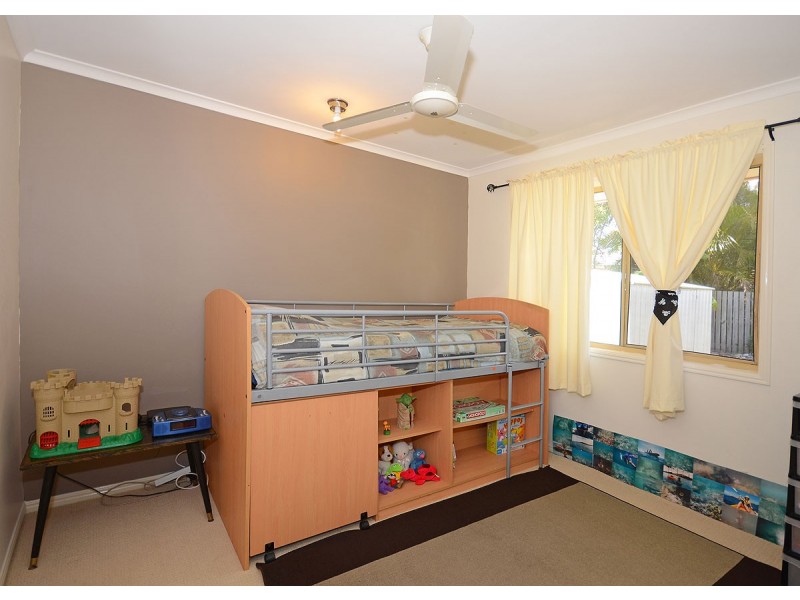 150 Hammond Street, Urangan QLD 4655
