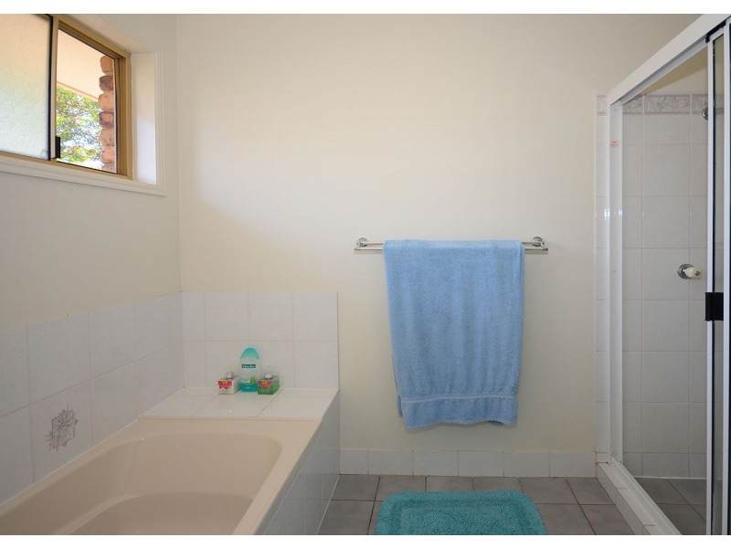 150 Hammond Street, Urangan QLD 4655