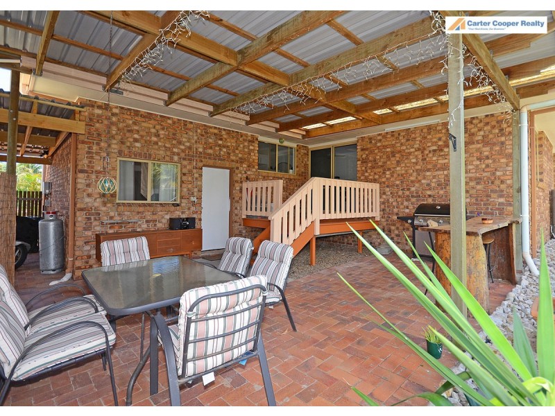 150 Hammond Street, Urangan QLD 4655