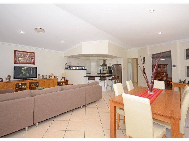 9 Cunningham Street, Torquay QLD 4655