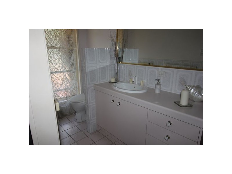 657 Charlton Esplanade, Urangan QLD 4655