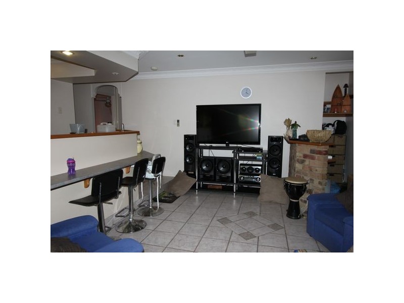 657 Charlton Esplanade, Urangan QLD 4655