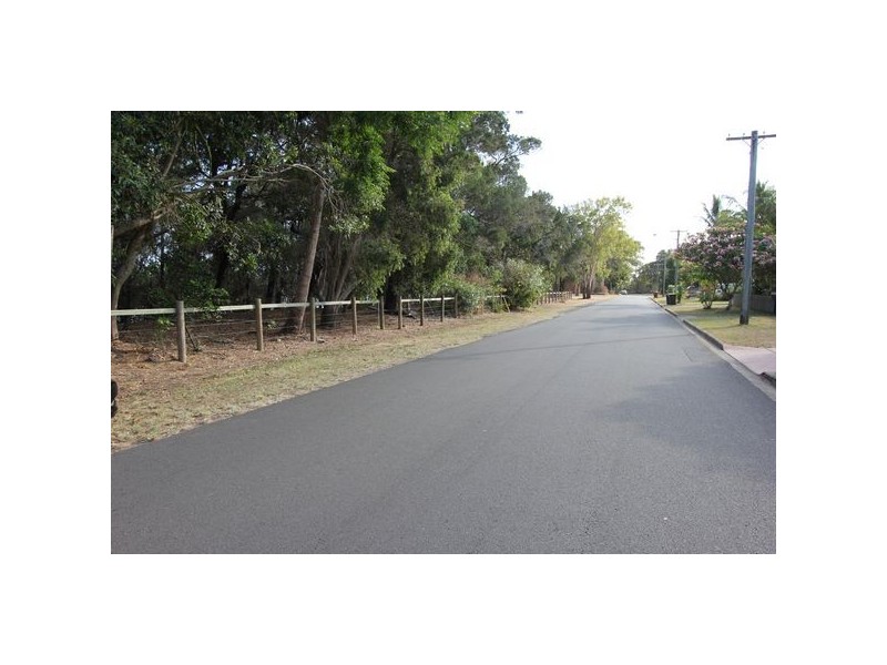 657 Charlton Esplanade, Urangan QLD 4655