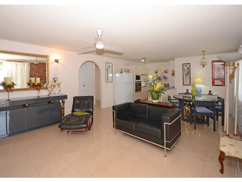 3/6 Ann Street, Torquay QLD 4655