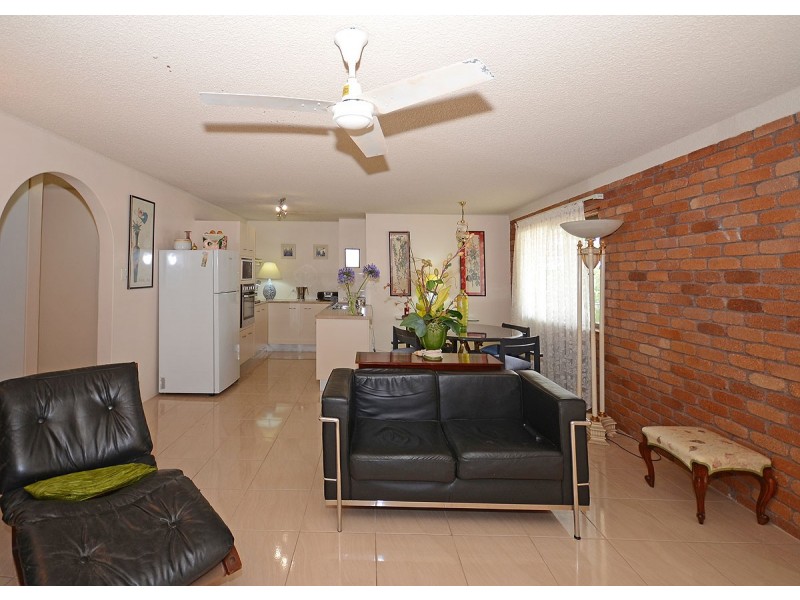 3/6 Ann Street, Torquay QLD 4655