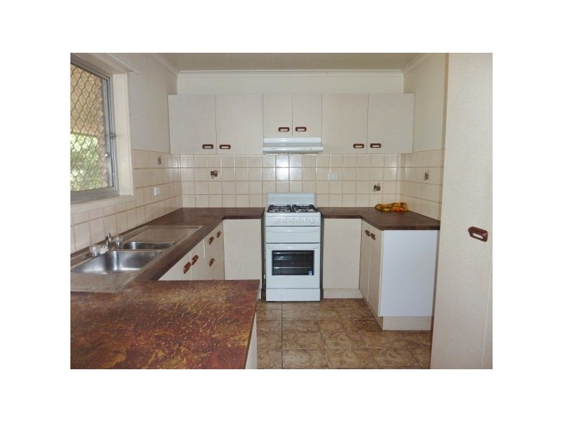 32 Hayworth St, Point Vernon QLD 4655