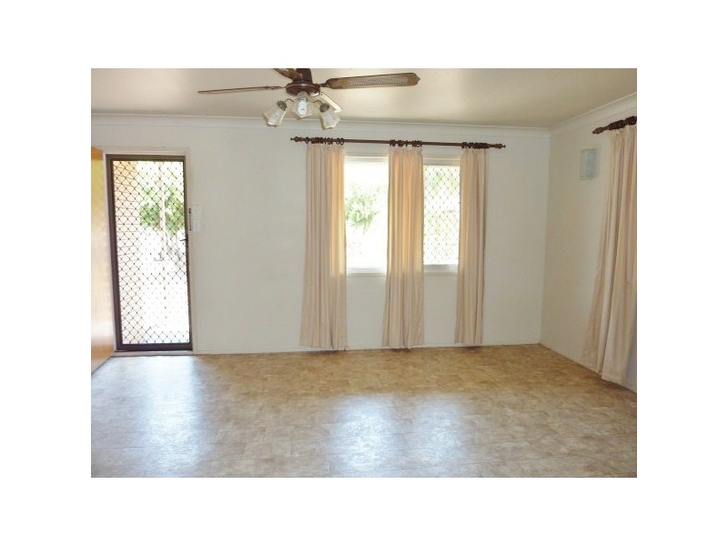 32 Hayworth St, Point Vernon QLD 4655