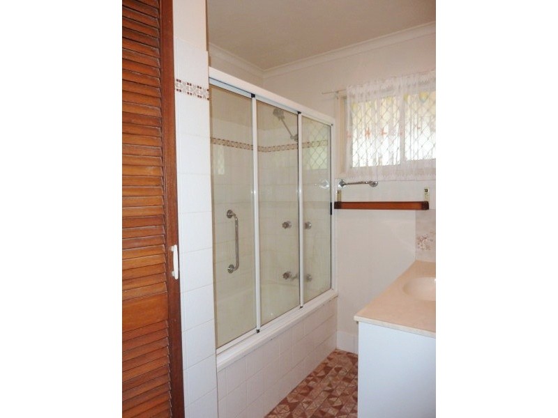 32 Hayworth St, Point Vernon QLD 4655