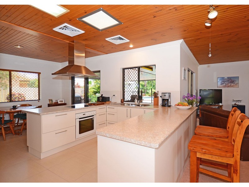 10 Palera Court, Point Vernon QLD 4655