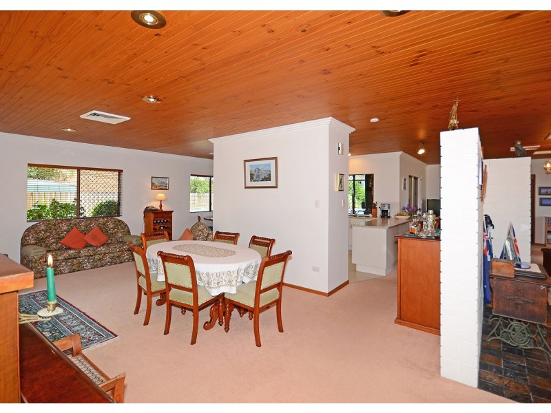 10 Palera Court, Point Vernon QLD 4655