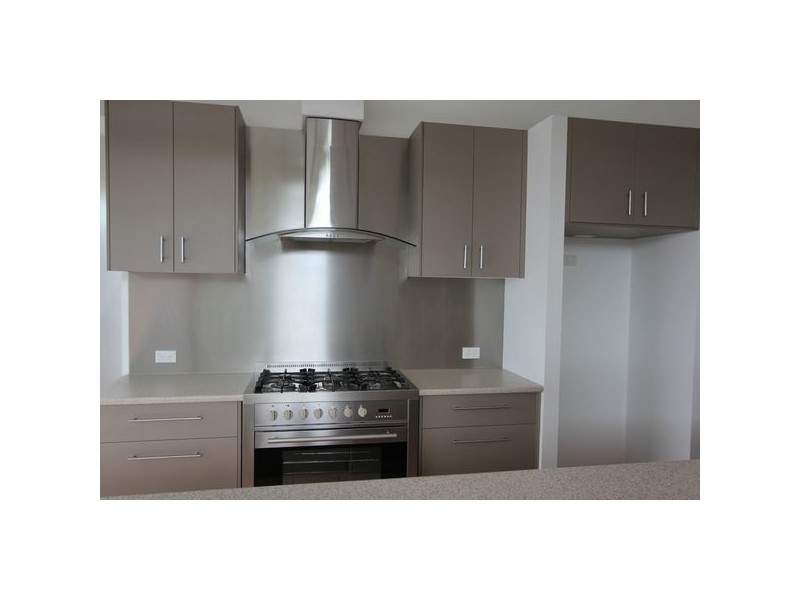 9 Whimbrel Grove, Eli Waters QLD 4655