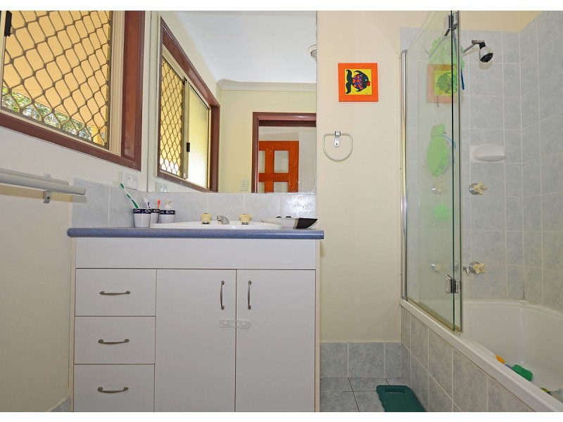 10 Paroo Court, Dundowran Beach QLD 4655