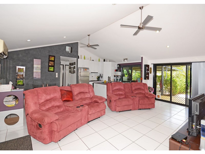 10 Paroo Court, Dundowran Beach QLD 4655