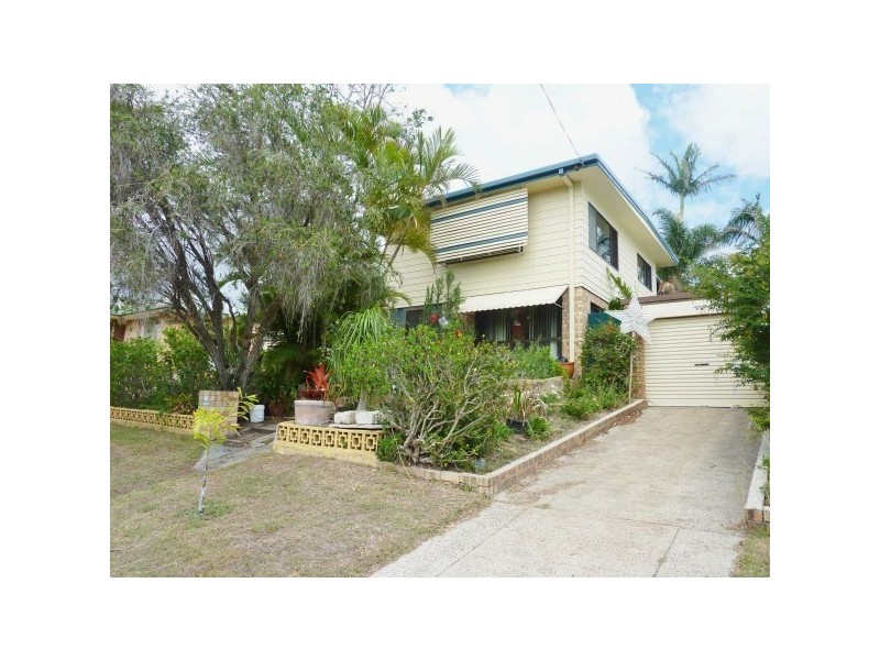 9 Barry Street, Torquay QLD 4655