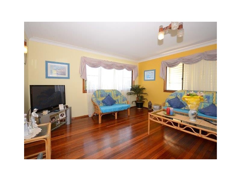 9 Barry Street, Torquay QLD 4655