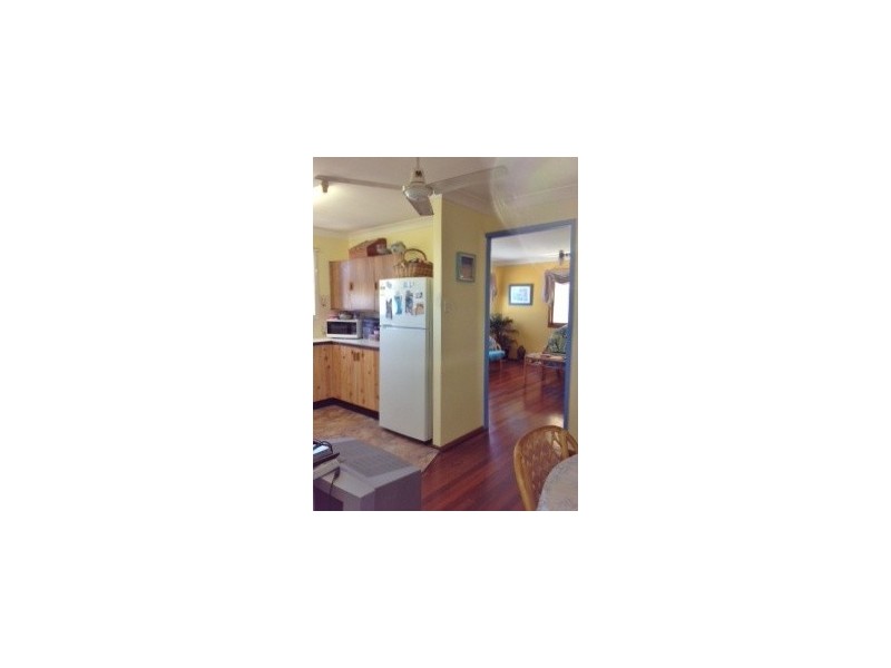 9 Barry Street, Torquay QLD 4655
