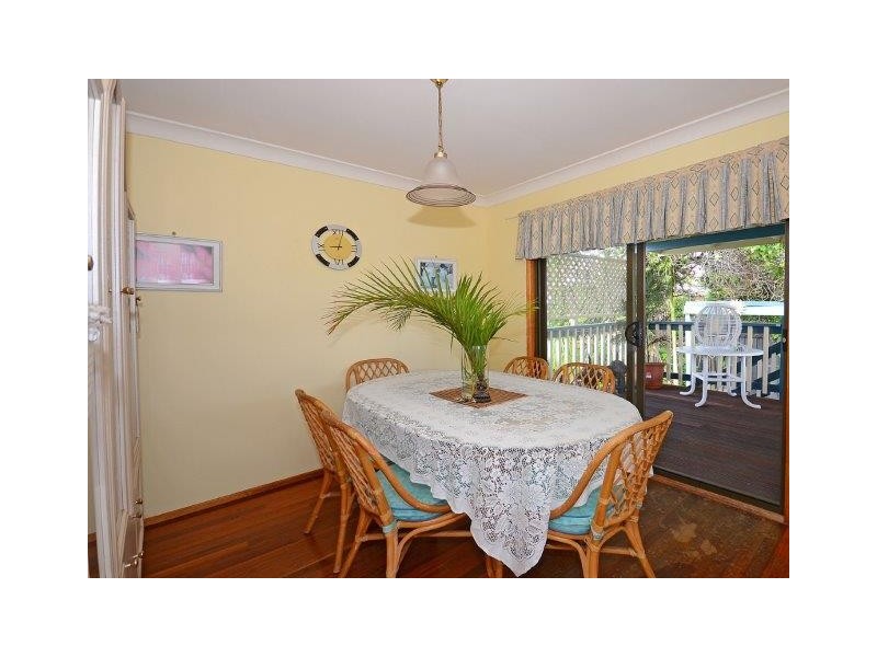 9 Barry Street, Torquay QLD 4655