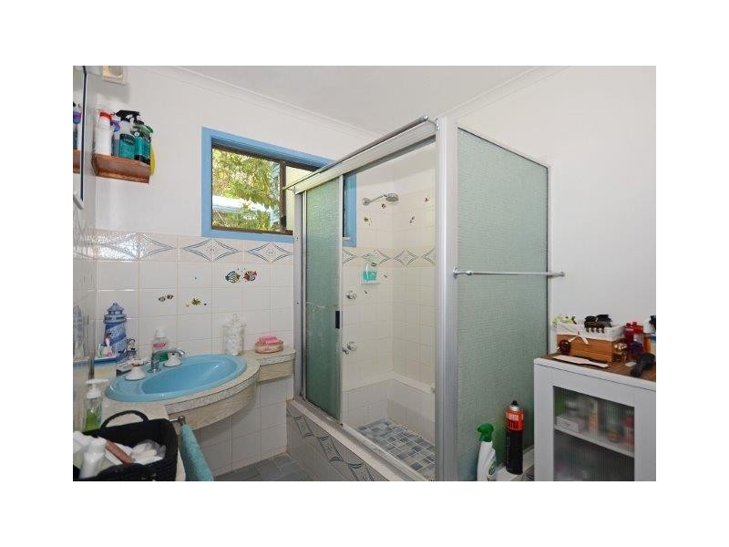 9 Barry Street, Torquay QLD 4655