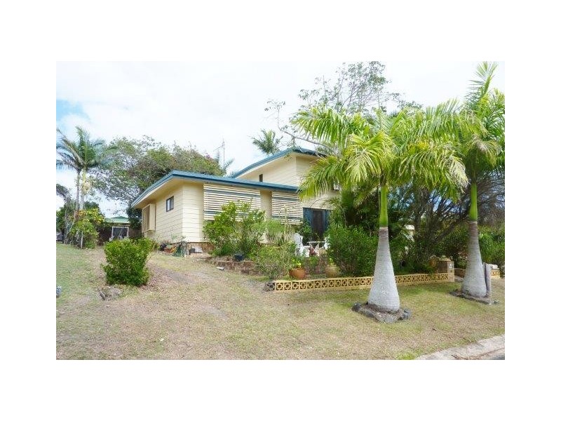 9 Barry Street, Torquay QLD 4655