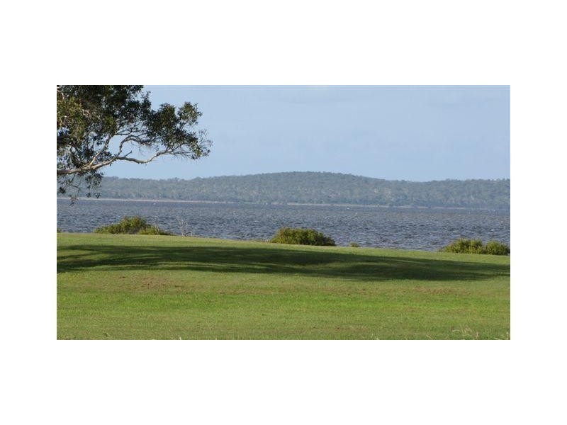 52 Francis Avenue, Booral QLD 4655
