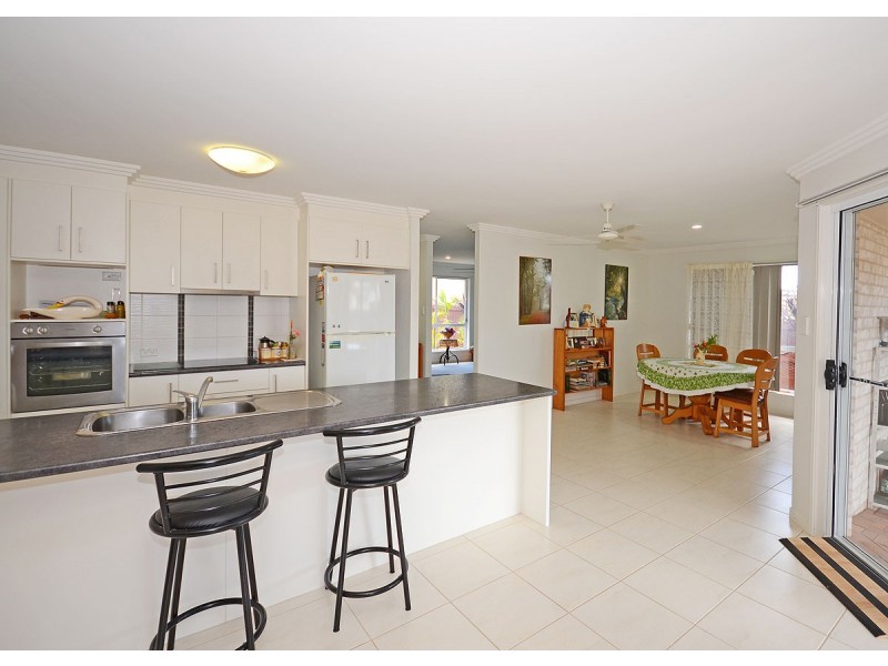 4 McIntyre Court, Urraween QLD 4655
