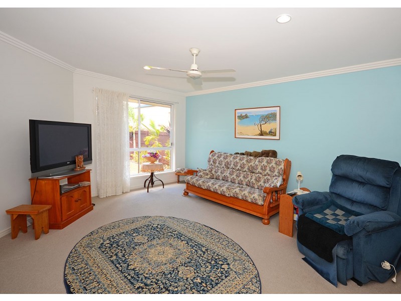 4 McIntyre Court, Urraween QLD 4655