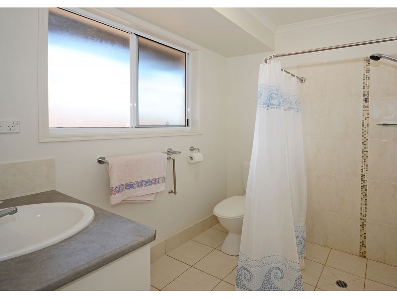 4 McIntyre Court, Urraween QLD 4655