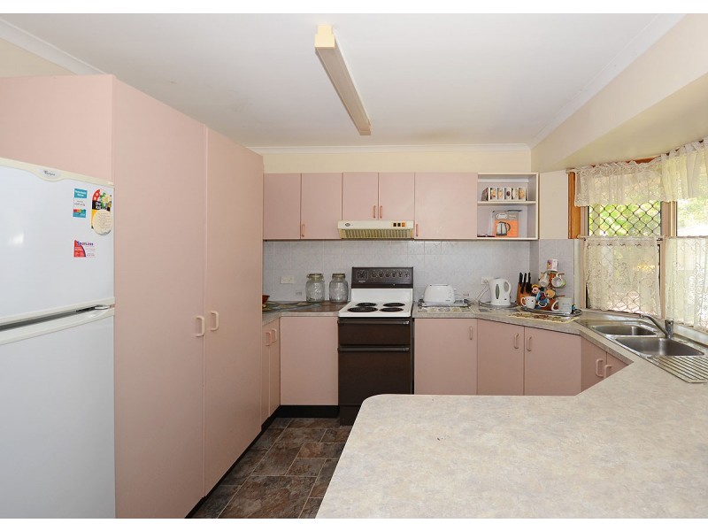 29 Barnstaple Street, Torquay QLD 4655