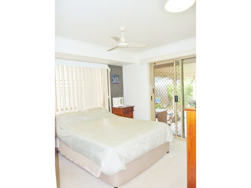 16 Sealink Drive, Point Vernon QLD 4655