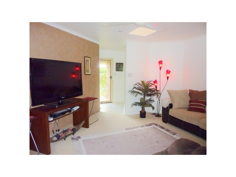 16 Sealink Drive, Point Vernon QLD 4655