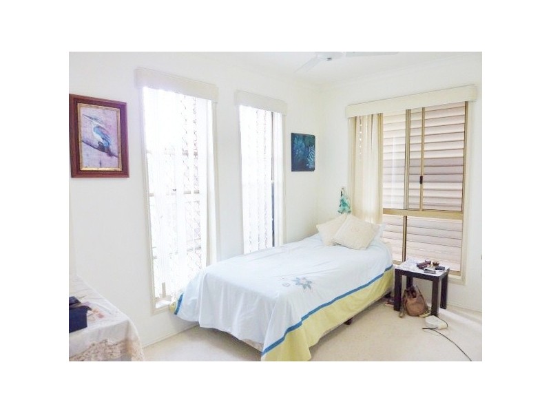 16 Sealink Drive, Point Vernon QLD 4655