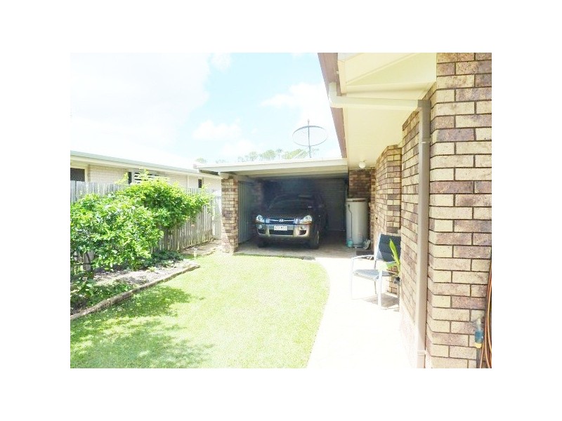 16 Sealink Drive, Point Vernon QLD 4655