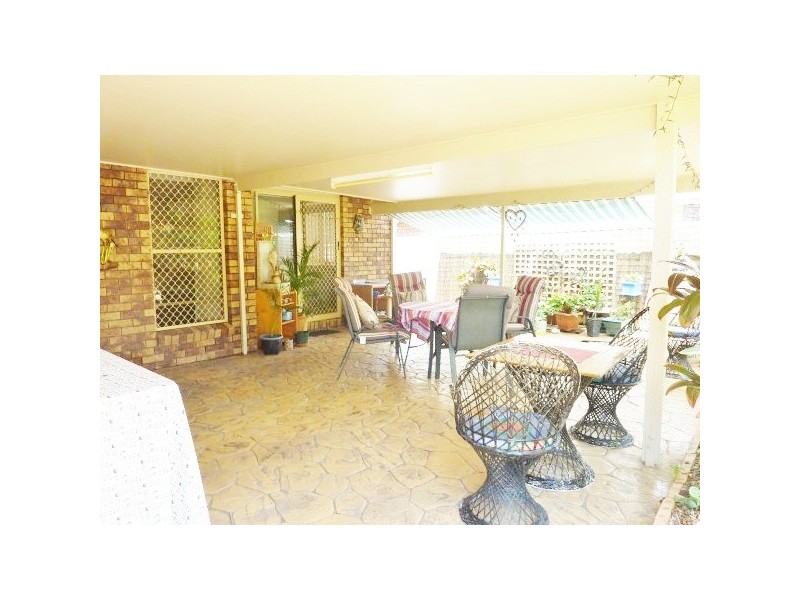 16 Sealink Drive, Point Vernon QLD 4655