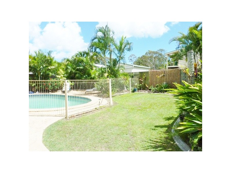 16 Sealink Drive, Point Vernon QLD 4655