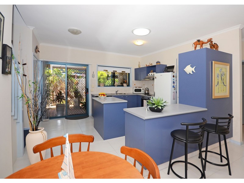 21, 34 Elizabeth Street, Urangan QLD 4655