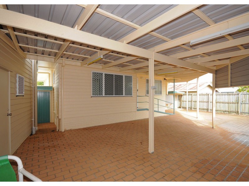 156 Cypress Street, Urangan QLD 4655