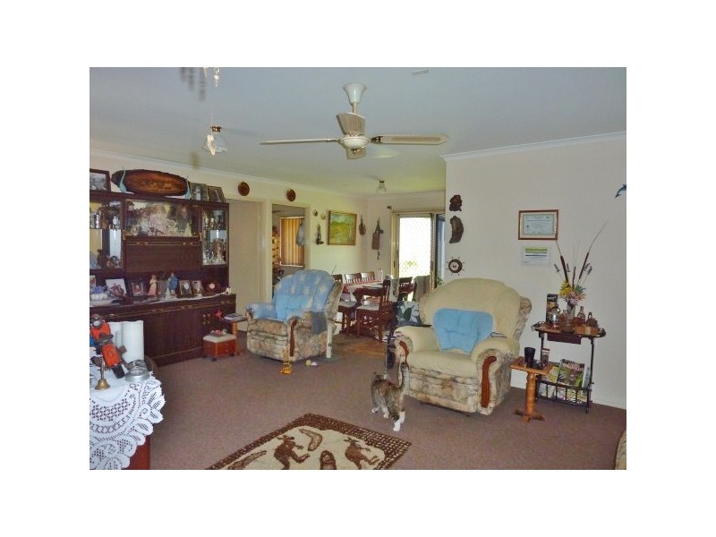 33 Merlin Dr, Urangan QLD 4655