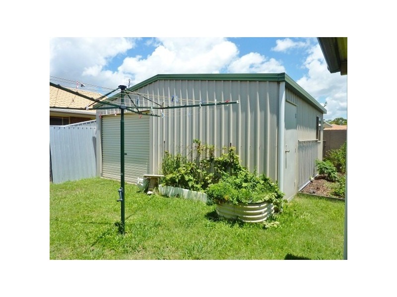 33 Merlin Dr, Urangan QLD 4655
