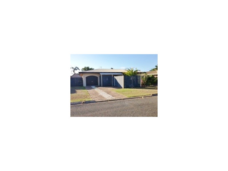 15 Cooloola Cr, Urangan QLD 4655