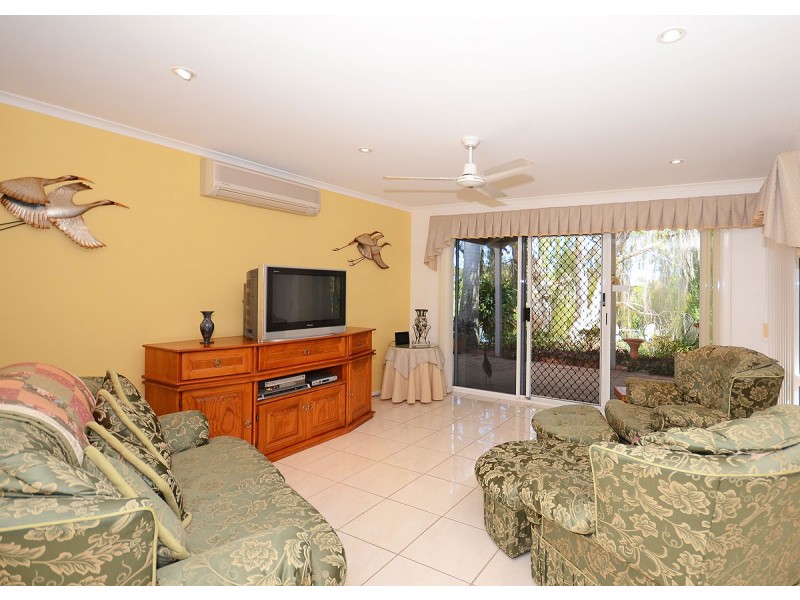 25 Lido Parade, Urangan QLD 4655