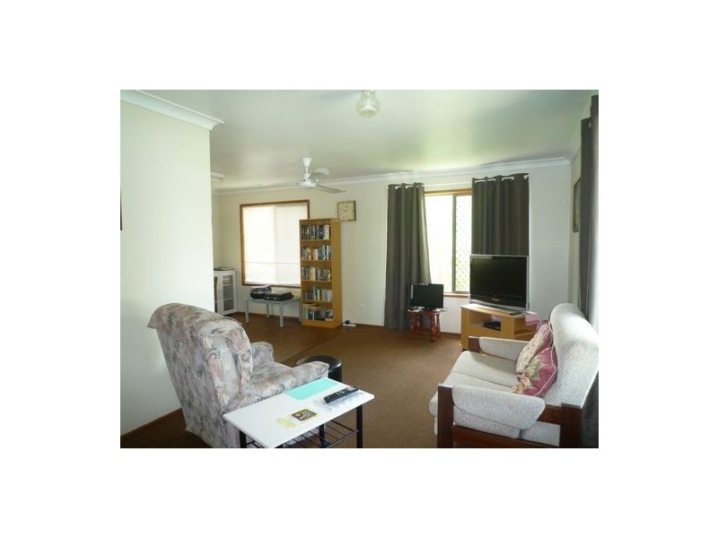 7 Ross Street, Urangan QLD 4655