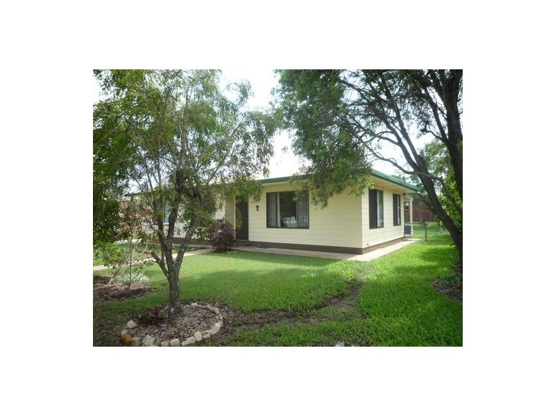 7 Ross Street, Urangan QLD 4655