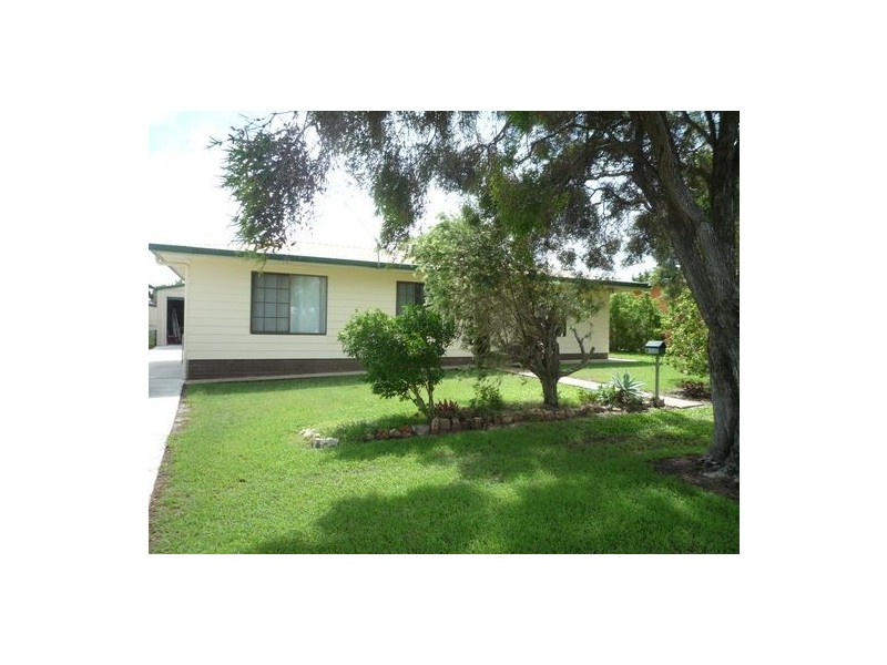 7 Ross Street, Urangan QLD 4655