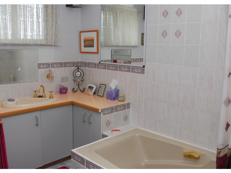 31 Christine Avenue, Torquay QLD 4655