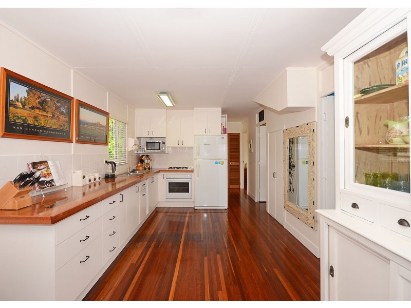 9 Keys Avenue, Torquay QLD 4655